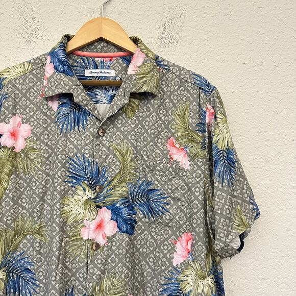 TOMMY BAHAMA Camp Shirt Multicolor Floral Silk SS Hawaiian Tropical - Picture 3 of 8
